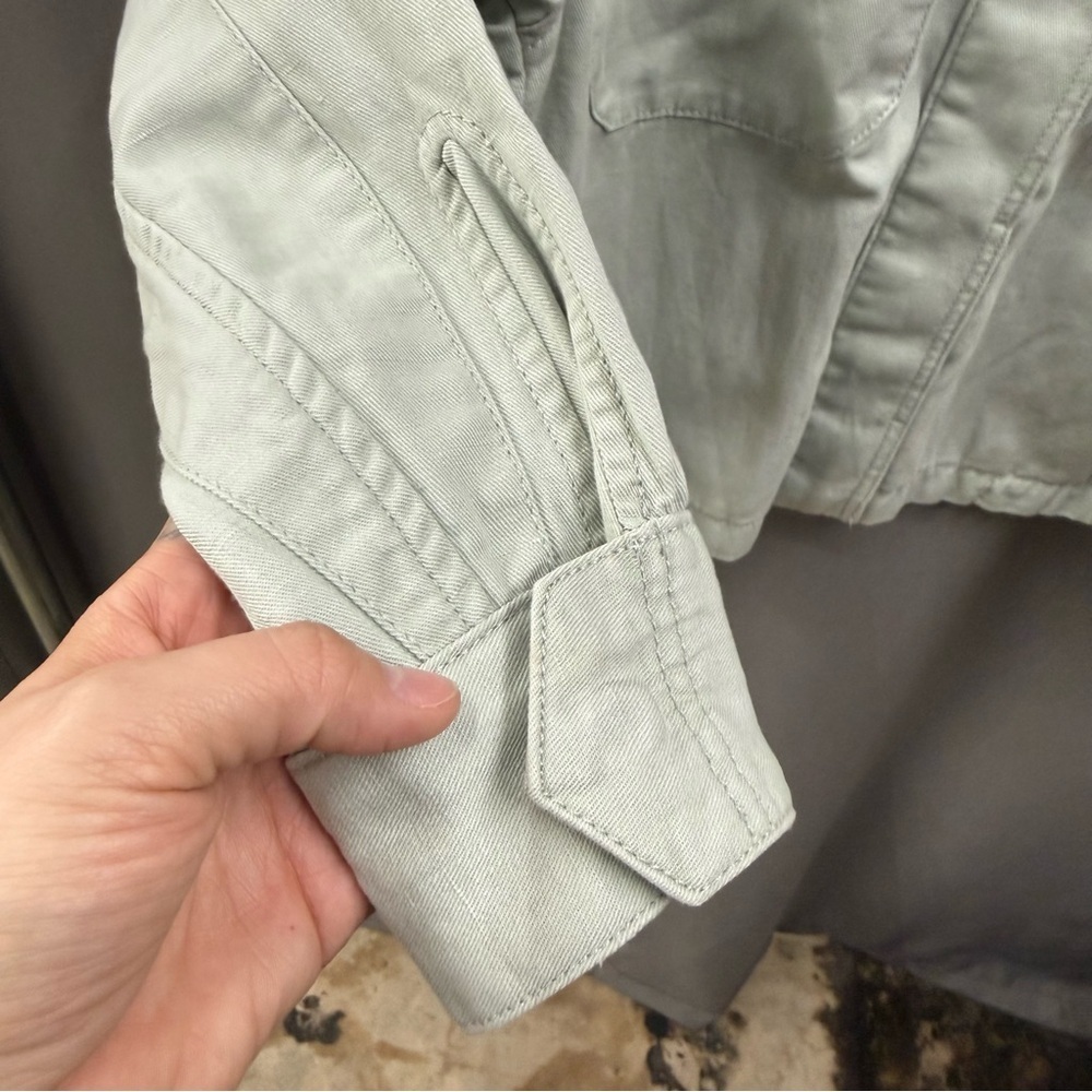 Banana Republic Size Medium Light Bomber Style Jacket - Picture 5 of 13
